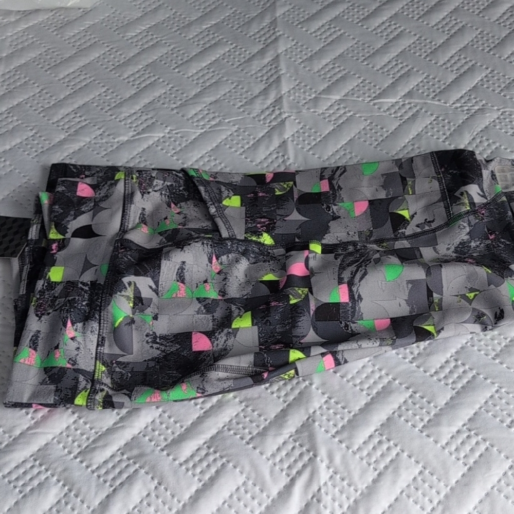 NWT Colorful Geometric Leggings